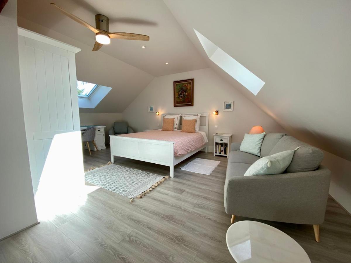 Sans Souci Bed And Breakfast Luxe Heated Pool And Restaurant Luzillé Esterno foto