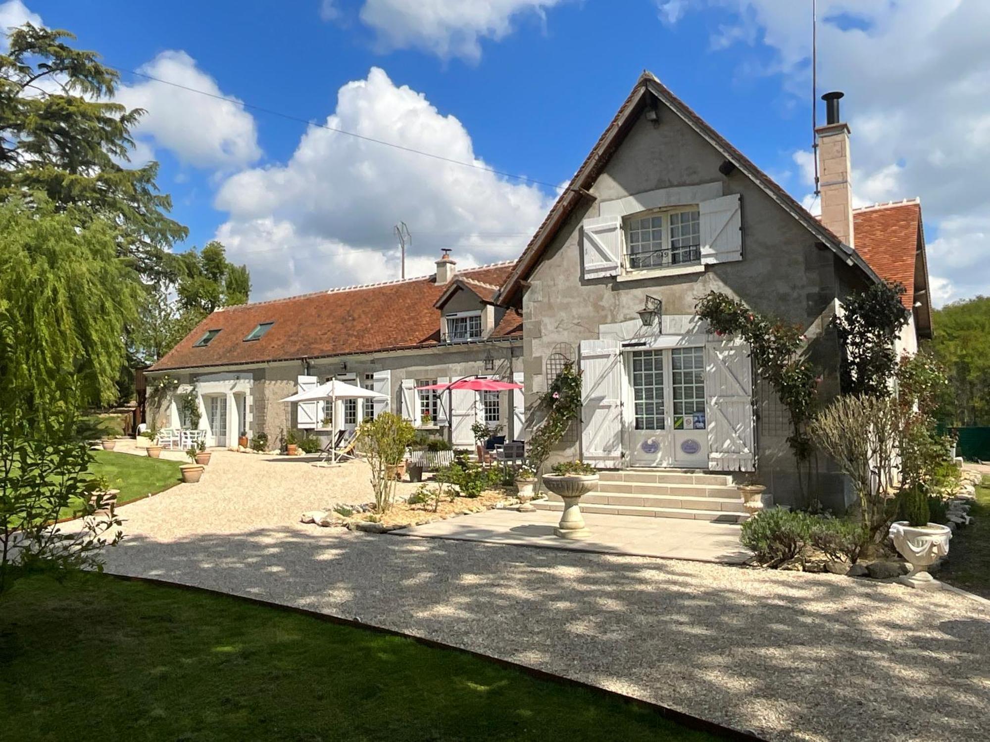 Sans Souci Bed And Breakfast Luxe Heated Pool And Restaurant Luzillé Esterno foto