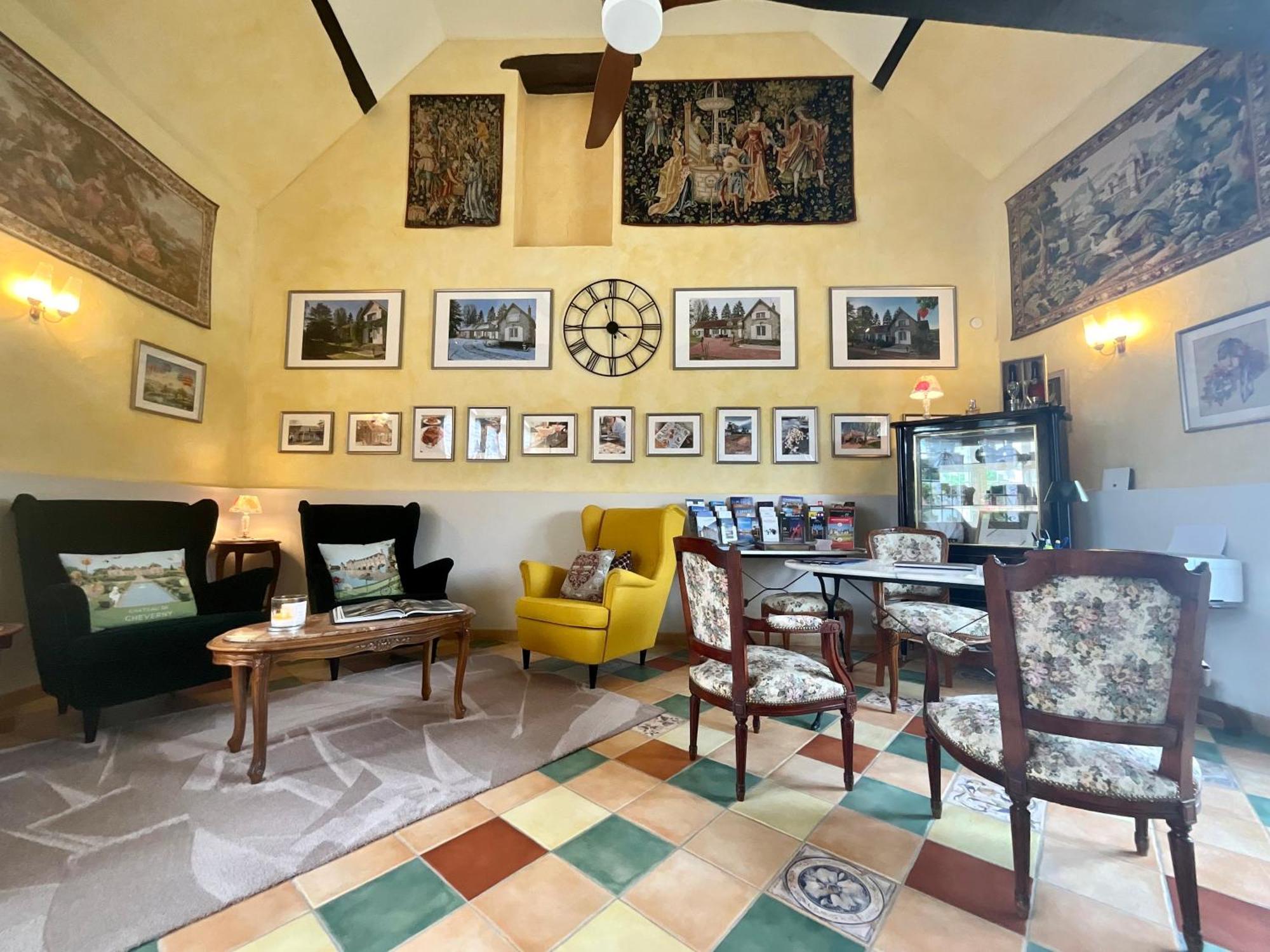 Sans Souci Bed And Breakfast Luxe Heated Pool And Restaurant Luzillé Esterno foto