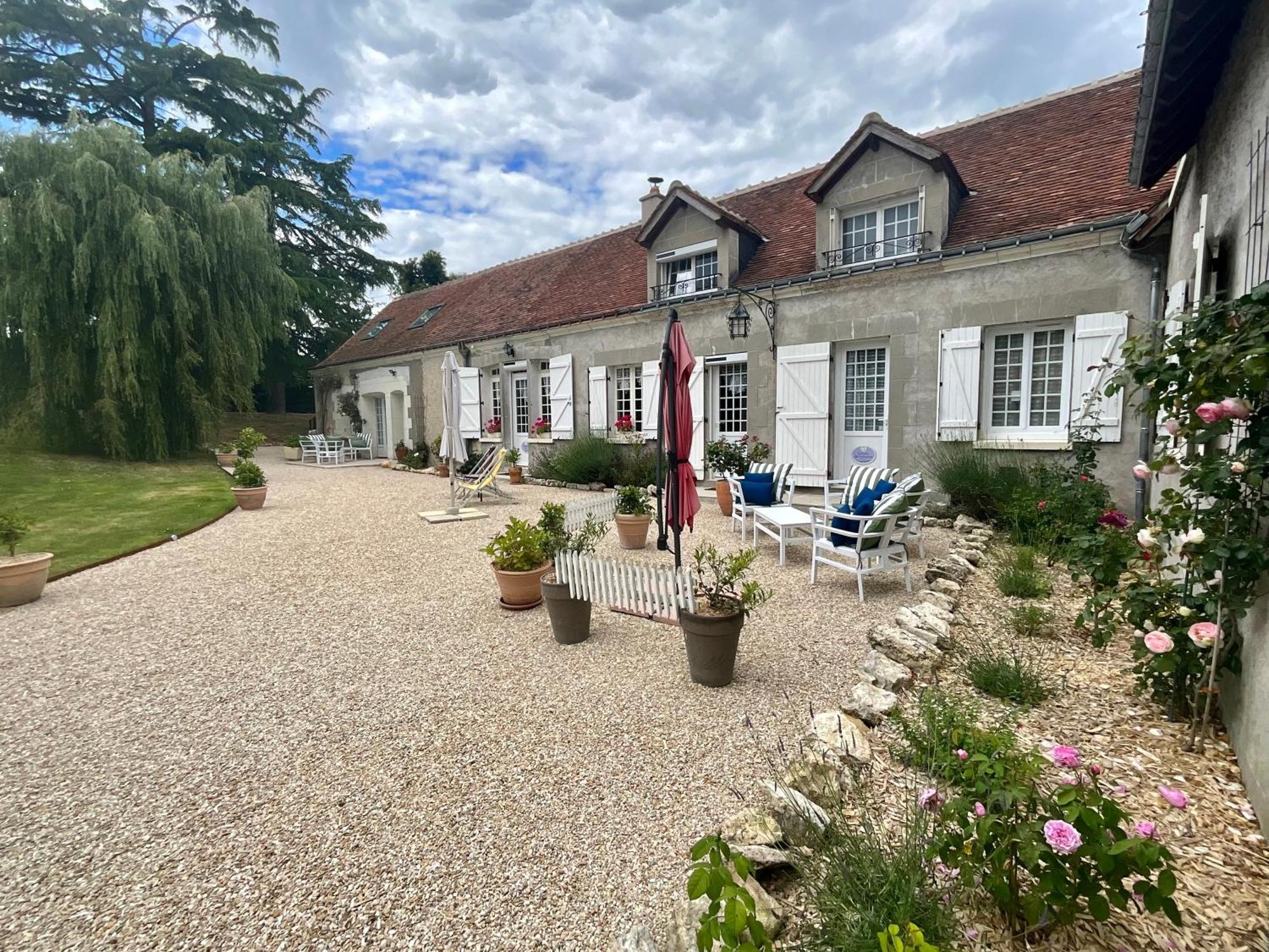 Sans Souci Bed And Breakfast Luxe Heated Pool And Restaurant Luzillé Esterno foto